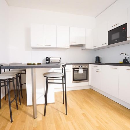 Exclusive 2-Bedroom Condo With Pool & Balcony Viyana Dış mekan fotoğraf